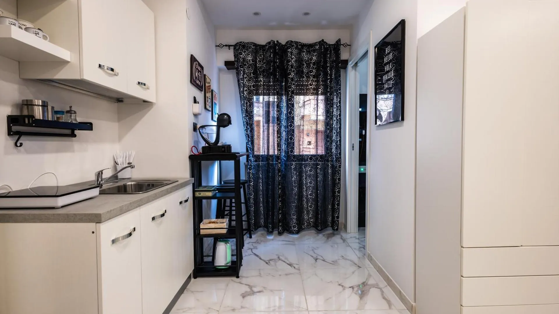 Suite Space By Concept Italy Casoria 0*,